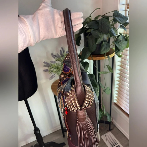 Christian Louboutin
Eloise Fringe Hobo Python with Leather Medium - Picture 10 of 16